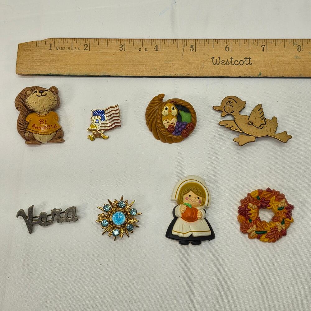 Vintage lot of 8 various pins/‎ Brooches